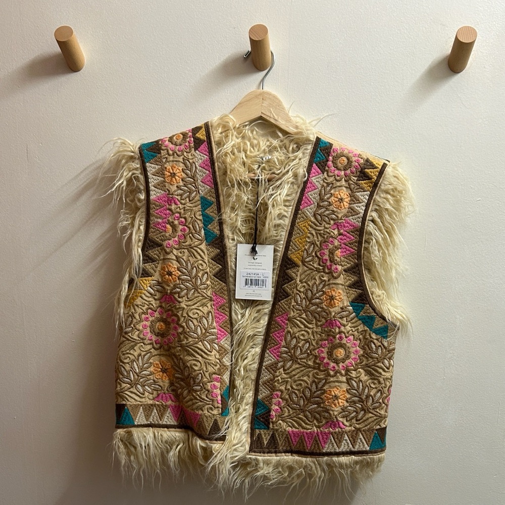 Spell Rue Vest - Picture 8 of 9